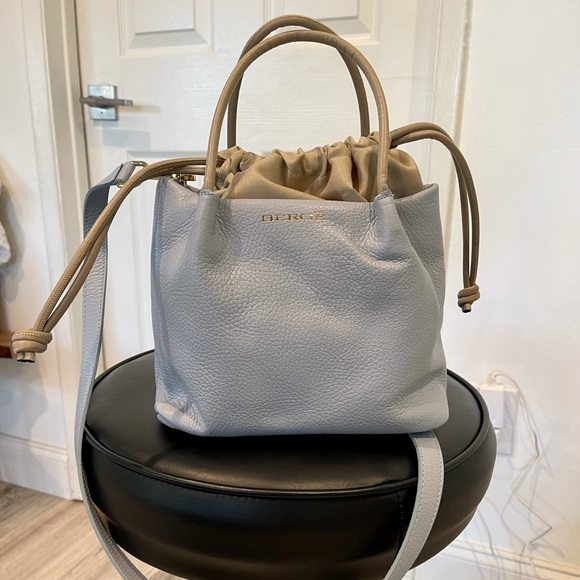 Berge Sole Bucket Bag